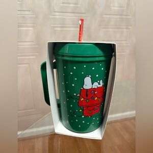 PEANUTS Gift Set. Snoopy and Woodstock Christmas SOCKS & PLASTIC GUZZLER. Cute